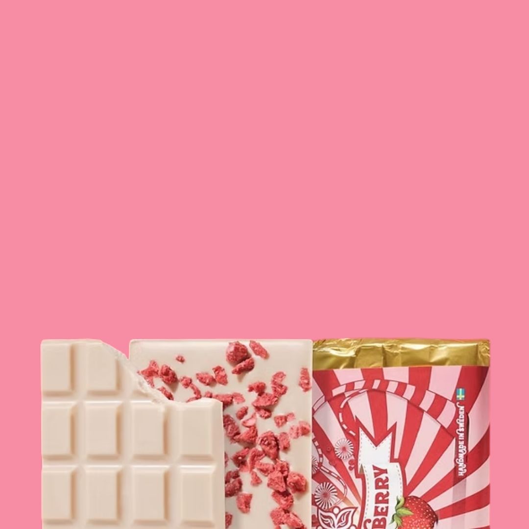 Vegan Delights Chocolate Bar Strawberry Lifestyle